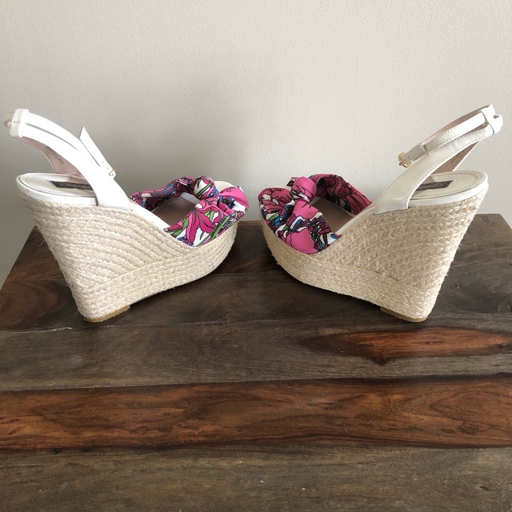 Joan & David Open Toe Wedge - Size 8.5 - image 4